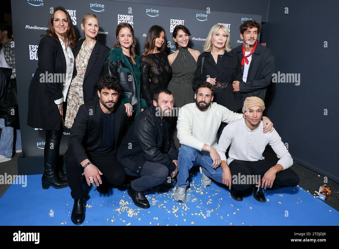 Paris, Frankreich. Dezember 2023. Yael Lebrati, Kelly Rutherford, Simon ...