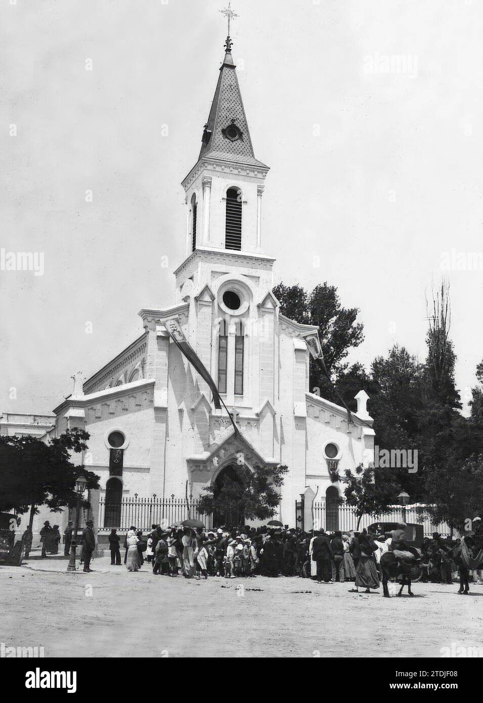 06/13/1915. Ein neuer Tempel in Madrid. Außenansicht der Pfarrkirche unserer Lieben Frau von Covadonga, die gestern auf der Plaza de Manuel Becerra eingeweiht wurde. Quelle: Album / Archivo ABC / José Zegri Stockfoto