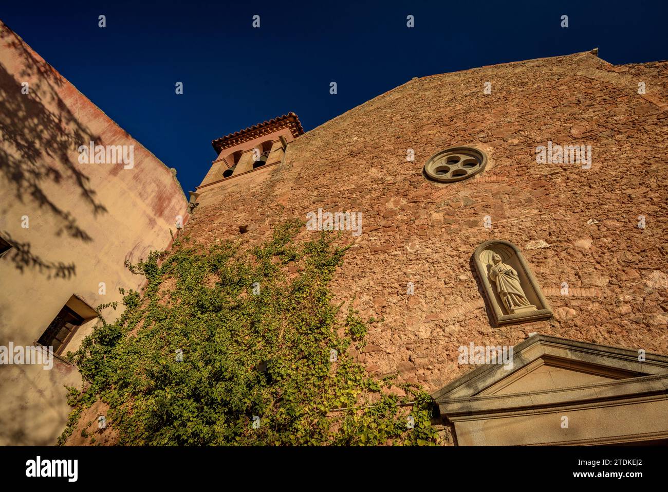 Pfarrkirche Sant Pere de Rellinars (Vallès Occidental, Barcelona, Katalonien, Spanien) ESP: Iglesia parroquial de Sant Pere de Rellinars (España) Stockfoto