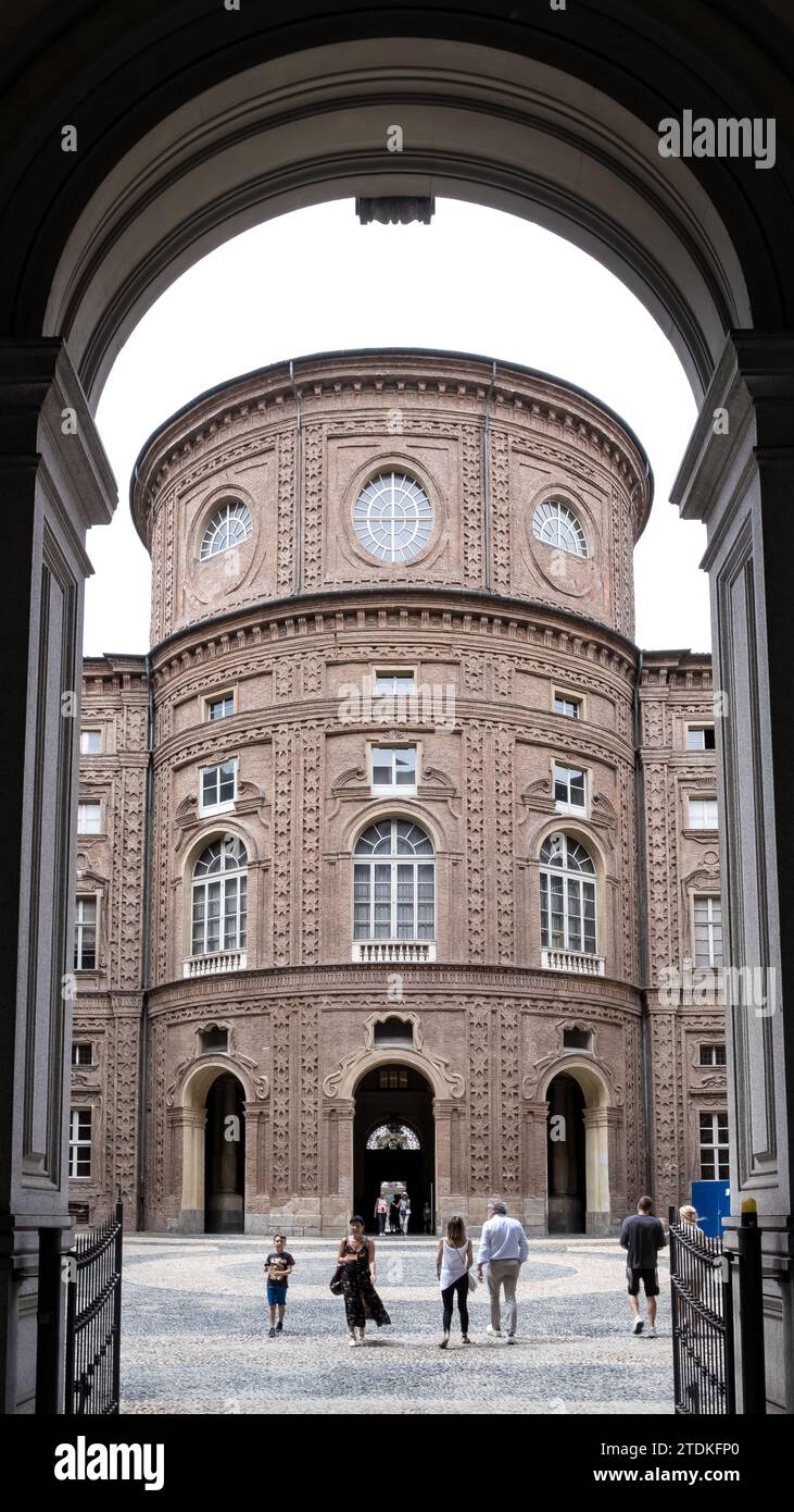 Blick auf das Innere des Palazzo Carignano, ein historisches Gebäude in Turin, Italien, das das Nationalmuseum des italienischen Risorgimento beherbergt Stockfoto