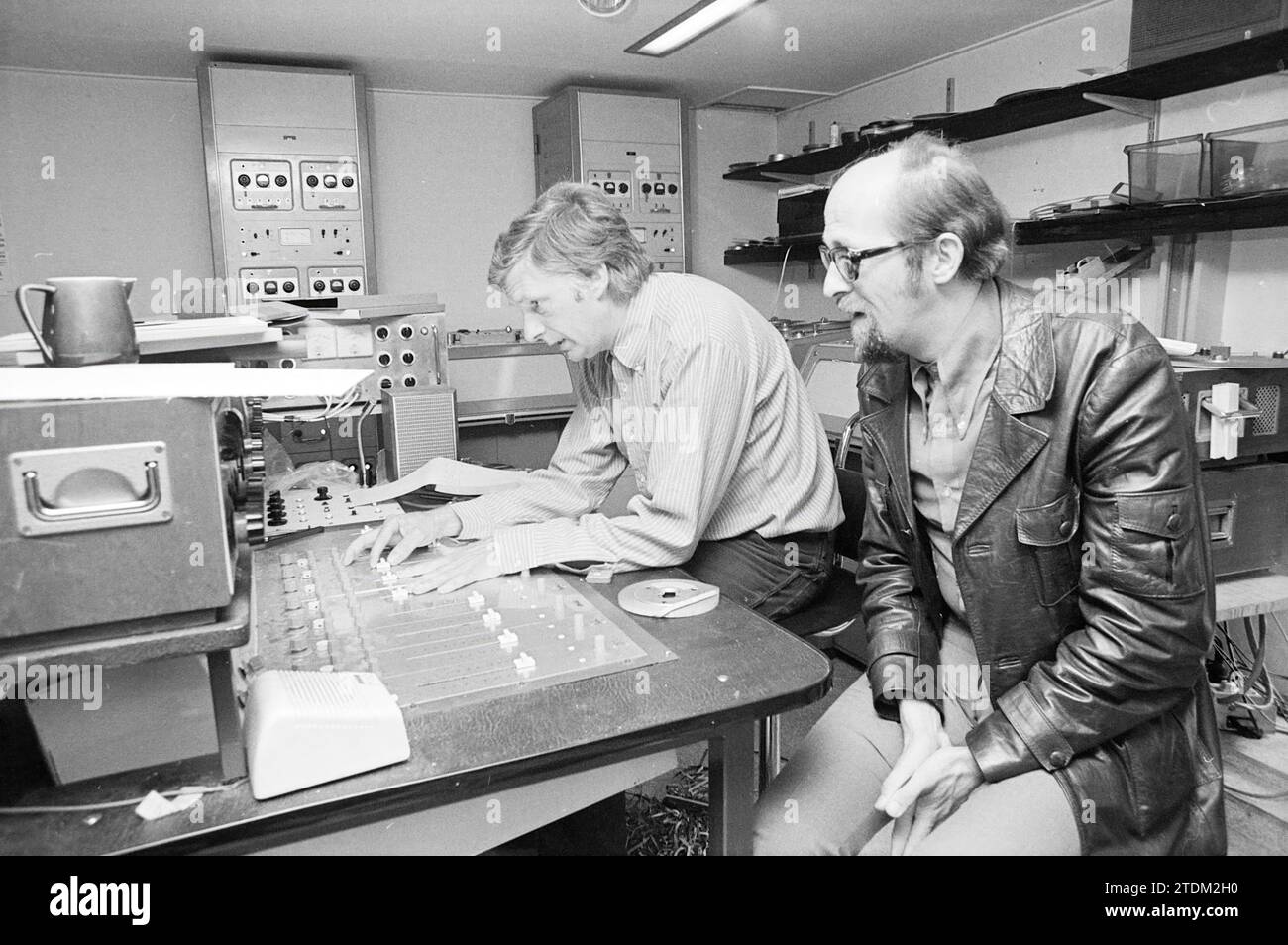 Aufnahme Telegraafplaat, Musik, 07-06-1971, Whizgle News from the Past, Tailored for the Future. Erkunden Sie historische Geschichten, das Image der niederländischen Agentur aus einer modernen Perspektive, die die Lücke zwischen den Ereignissen von gestern und den Erkenntnissen von morgen überbrückt. Eine zeitlose Reise, die die Geschichten prägt, die unsere Zukunft prägen Stockfoto