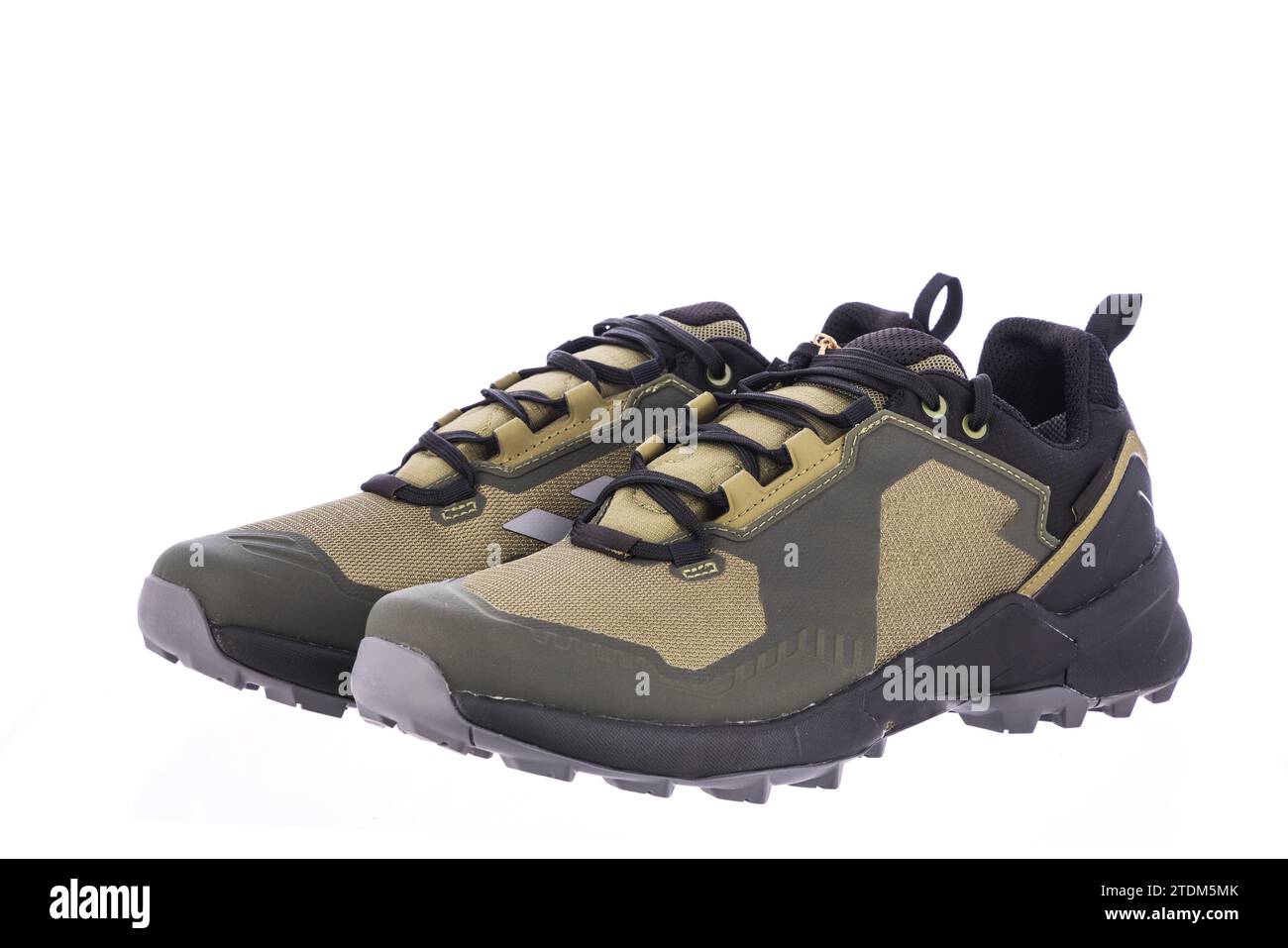 Schuhe auf isoliertem weißem Hintergrund Stockfoto