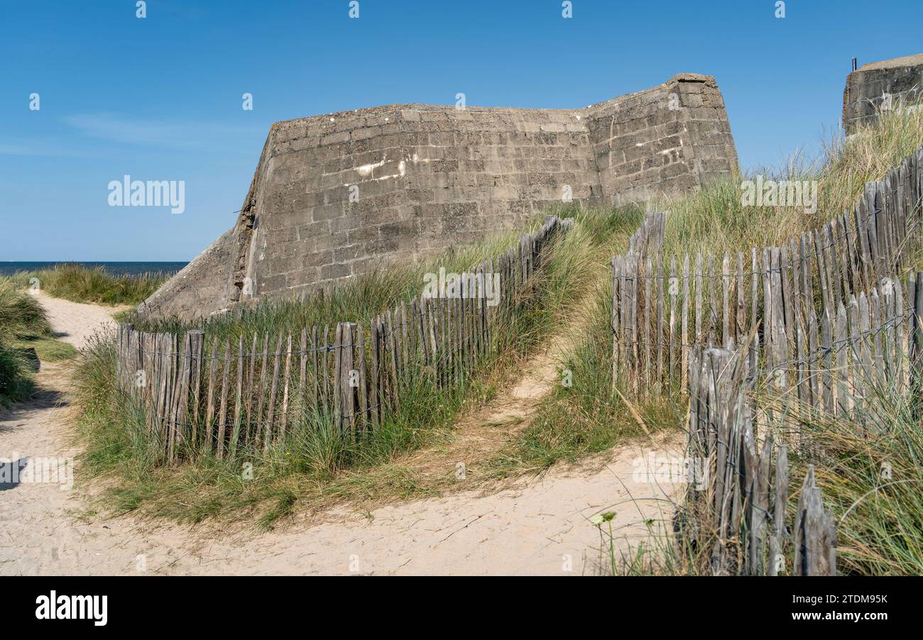 Landschaft am Juno Beach zwischen Courseulles und Saint-Aubin-sur-Mer, einer der fünf Gebiete der alliierten Invasion des von Deutschland besetzten Frankreichs Stockfoto