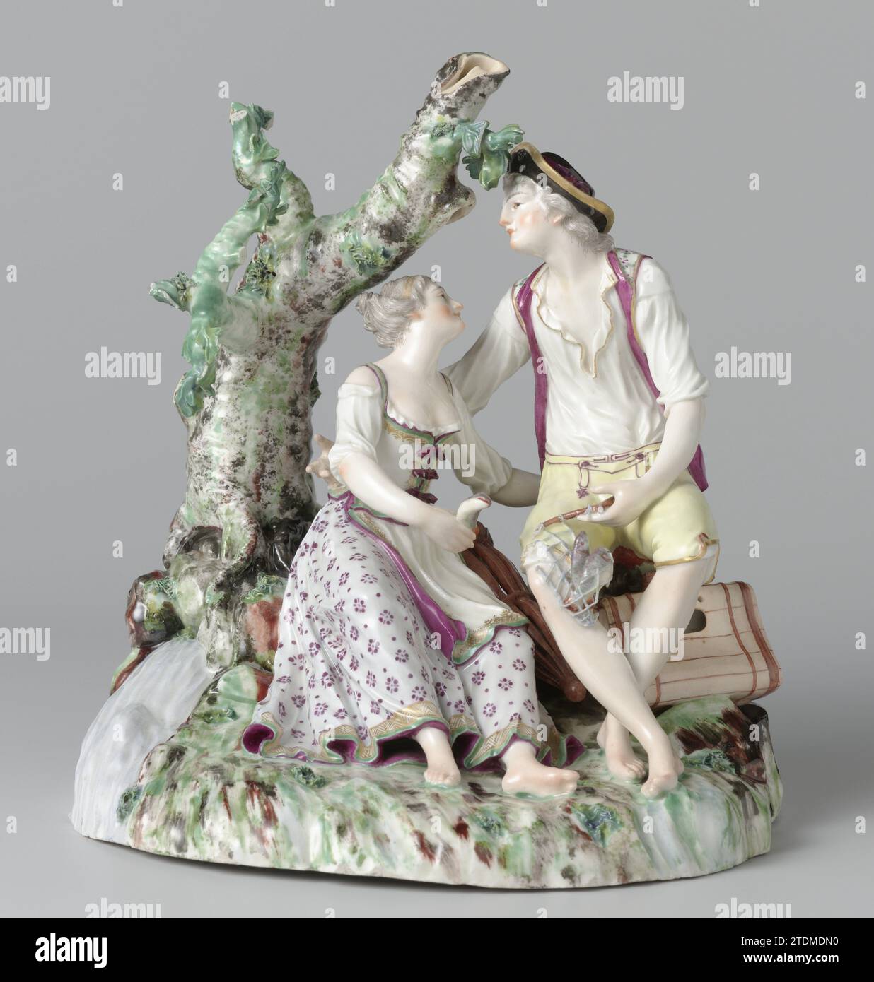 Figur Eines Paares Unter Einem Baum Porseleinfabriek Ludwigsburg Um figur-eines-paares-unter-einem-baum-porseleinfabriek-ludwigsburg-um