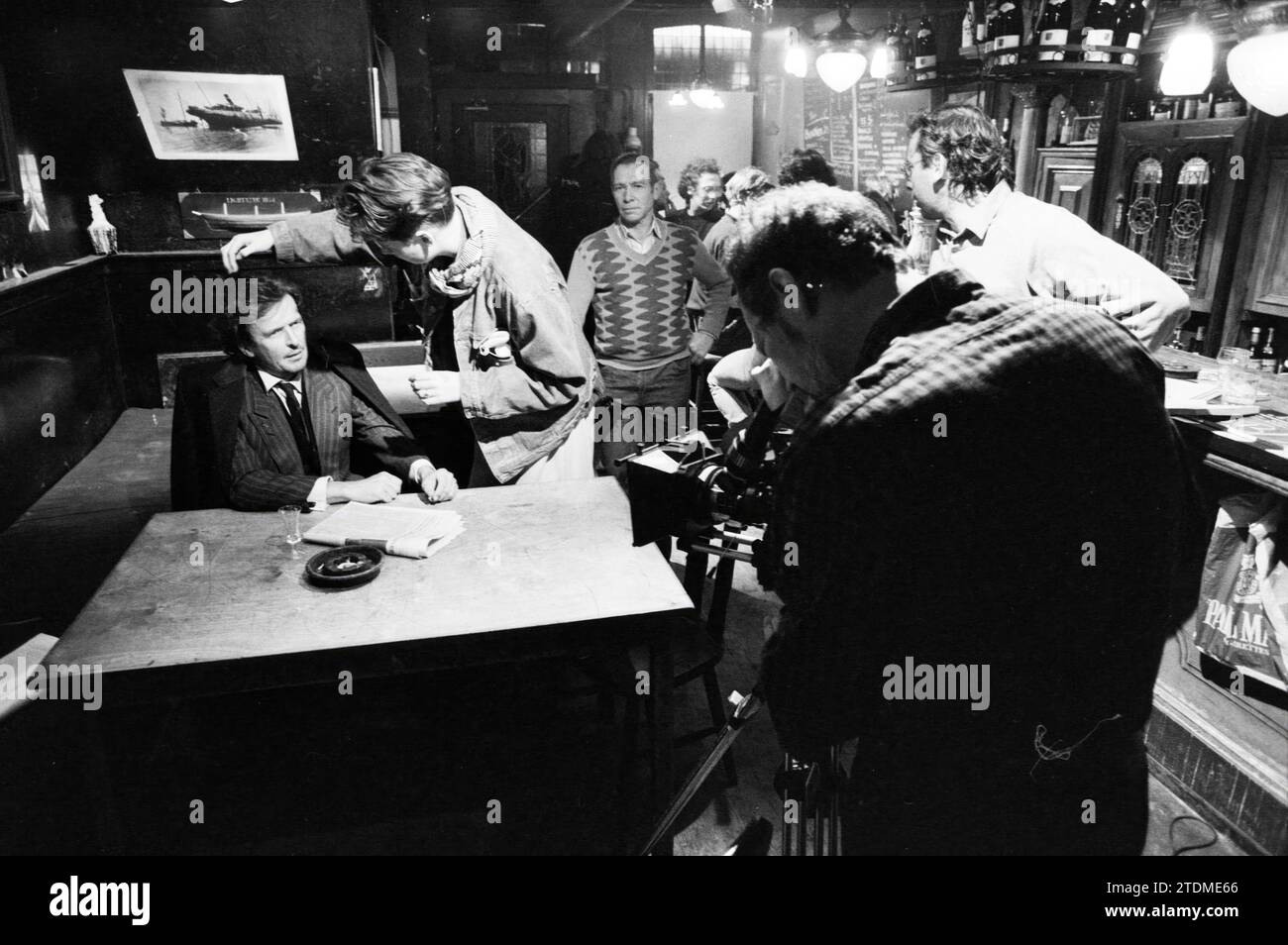 TV-Aufnahme, 00-10-1986, Whizgle News from the Past, maßgeschneidert für die Zukunft. Erkunden Sie historische Geschichten, das Image der niederländischen Agentur aus einer modernen Perspektive, die die Lücke zwischen den Ereignissen von gestern und den Erkenntnissen von morgen überbrückt. Eine zeitlose Reise, die die Geschichten prägt, die unsere Zukunft prägen Stockfoto