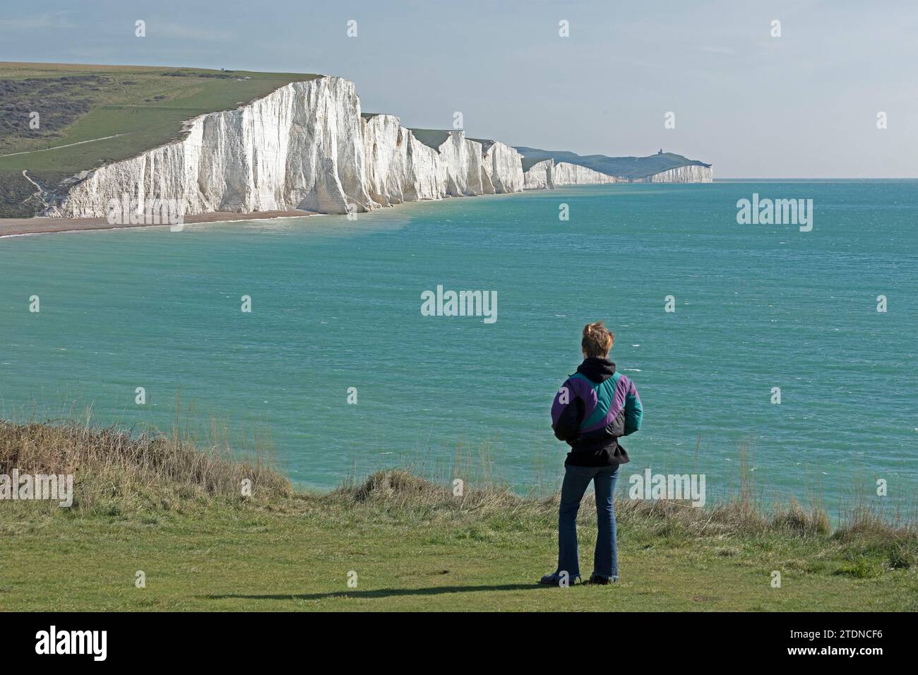 Weiße Klippen, junger Mann, Sieben Schwestern, Cuckmere Haven, East Sussex, England, Großbritannien Stockfoto