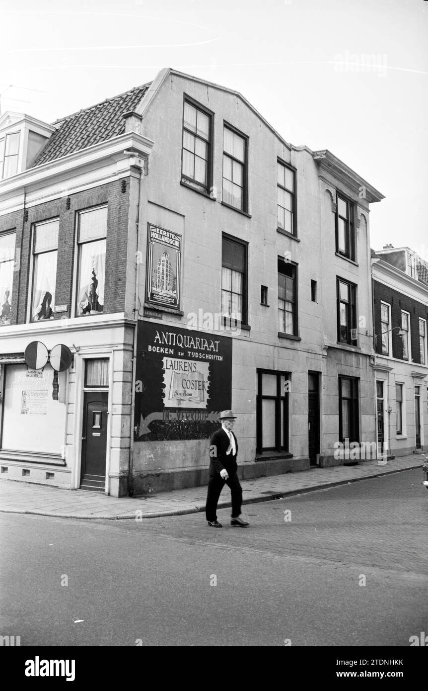 Huis Kruisweg 38, Häuser und Gebäude, Haarlem, Kruisweg, Niederlande, 03-10-1962, Whizgle News aus der Vergangenheit, zugeschnitten auf die Zukunft. Erkunden Sie historische Geschichten, das Image der niederländischen Agentur aus einer modernen Perspektive, die die Lücke zwischen den Ereignissen von gestern und den Erkenntnissen von morgen überbrückt. Eine zeitlose Reise, die die Geschichten prägt, die unsere Zukunft prägen Stockfoto