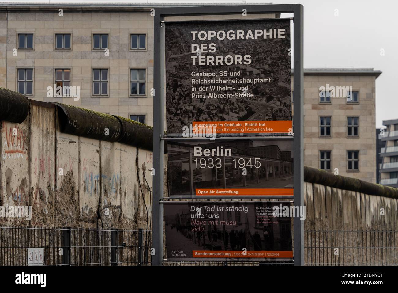Topographie des Terrors - eine historische Ausstellung des 20. Jahrhunderts an der Berliner Mauer, Berlin, Deutschland, auf dem Gelände des ehemaligen Gestapo-Hauptquartiers Stockfoto