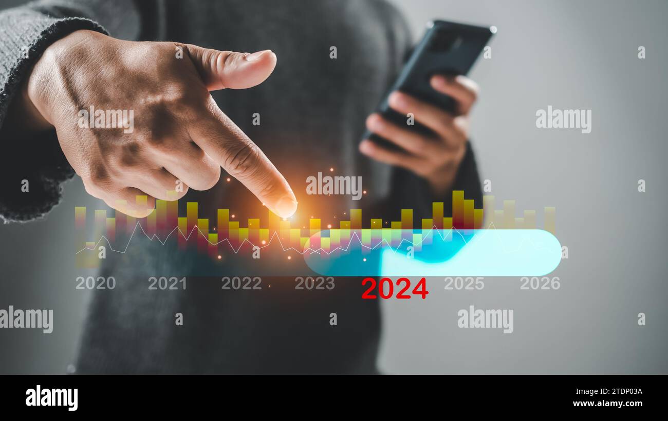 Wachstums- und Entwicklungsdiagramm des Unternehmens im neuen Jahr 2024. Planung, Strategie digitales Technologiemarketing, Gewinneinkommen, Wirtschaft, Finanzinvestoren Stockfoto