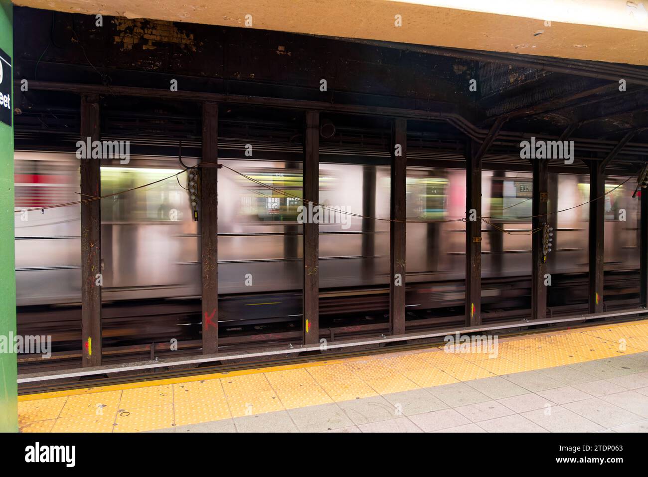 la vie dans le métro de New York - das Leben an der New Yorker U-Bahn Stockfoto
