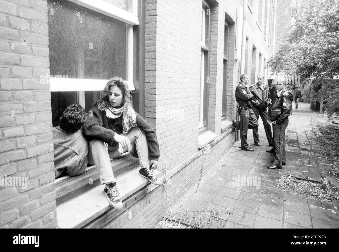 Marinekrankenhaus besetzte, 14-09-1991, Whizgle News aus der Vergangenheit, zugeschnitten auf die Zukunft. Erkunden Sie historische Geschichten, das Image der niederländischen Agentur aus einer modernen Perspektive, die die Lücke zwischen den Ereignissen von gestern und den Erkenntnissen von morgen überbrückt. Eine zeitlose Reise, die die Geschichten prägt, die unsere Zukunft prägen Stockfoto