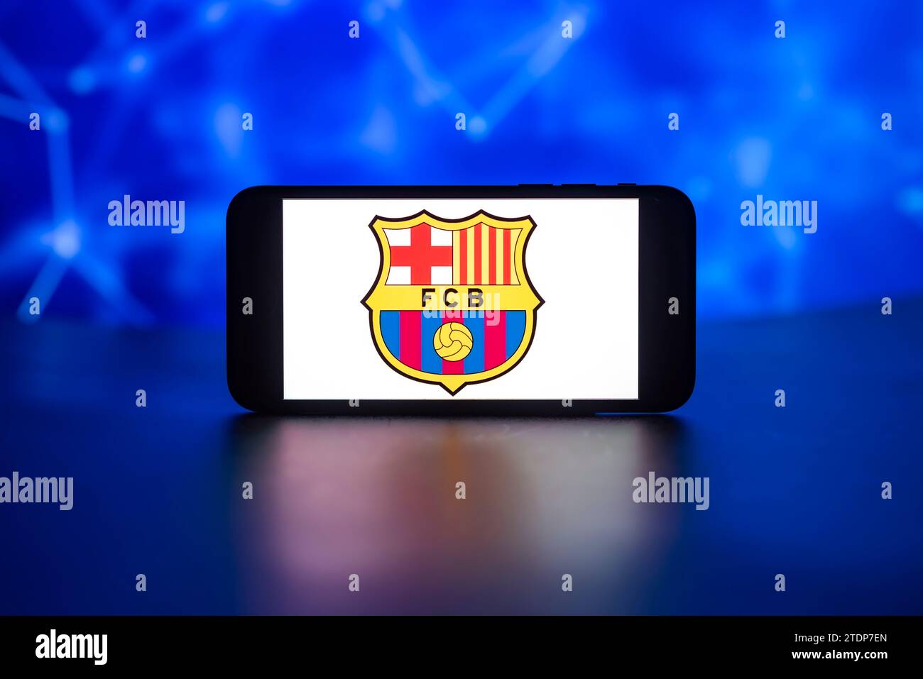Indien. Dezember 2023. In dieser Abbildung wird das FC Barcelona Logo auf dem Bildschirm eines Mobiltelefons angezeigt. (Credit Image: © Idrees Abbas/SOPA Images via ZUMA Press Wire) NUR REDAKTIONELLE VERWENDUNG! Nicht für kommerzielle ZWECKE! Stockfoto