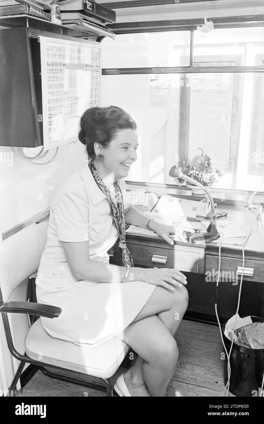 Krankenhausschiff Henri Dunant [J. Henry Dunant], Rotes Kreuz, Rotes Kreuz Krankenhaus, 01-09-1970, Whizgle News from the Past, zugeschnitten auf die Zukunft. Erkunden Sie historische Geschichten, das Image der niederländischen Agentur aus einer modernen Perspektive, die die Lücke zwischen den Ereignissen von gestern und den Erkenntnissen von morgen überbrückt. Eine zeitlose Reise, die die Geschichten prägt, die unsere Zukunft prägen Stockfoto