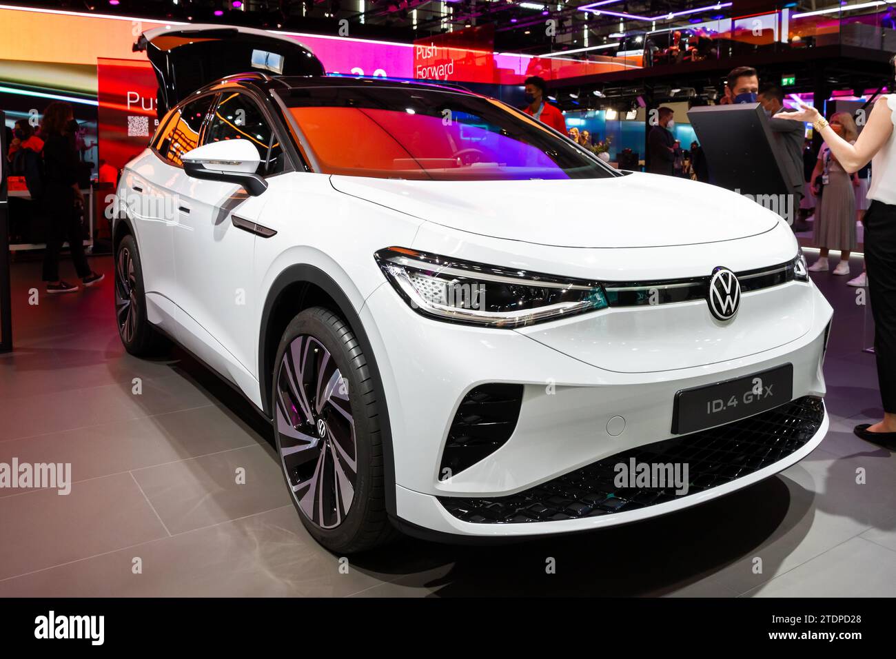 Volkswagen ID.4 GTX Elektro-SUV Coupé wurde am 6. September 2021 auf der IAA Mobility 2021 in München vorgestellt. Stockfoto