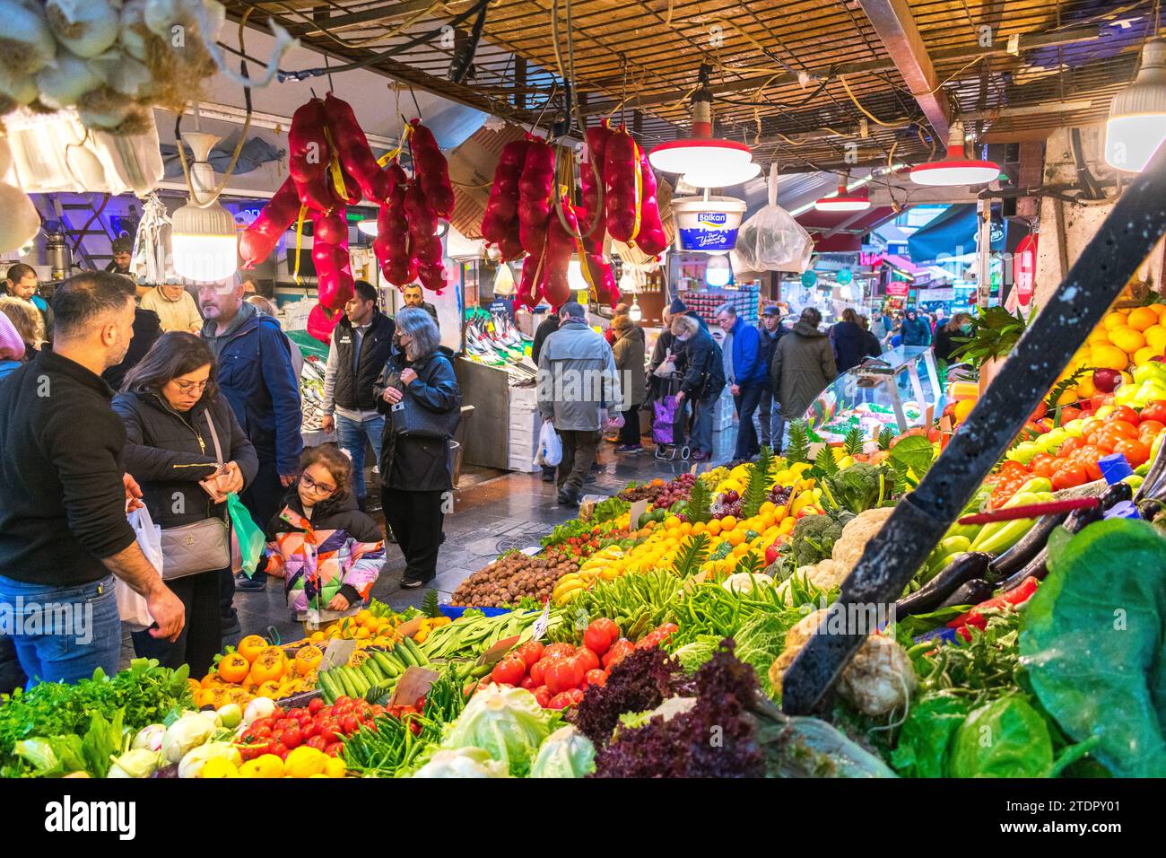 Kadikoy Bezirk Markt und Geschäfte im Winter Stockfoto