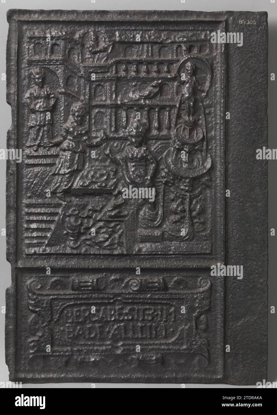 Ofenplatte mit Darstellung von Bathseba und der Inschrift Bersabe Sitz im Bade Allin, Anonym, um 1575 - um 1600 Ofenplatte aus Gusseisen. Die Show ist in zwei Zonen unterteilt. Der obere zeigt rechts einen Brunnen in einem Garten mit Bathseba neben Bathseba und links zwei Dienerinnen. Im Hintergrund ein Palast, in dem König David auf seinem Balkon Harfe spielt und die Damen unter ihm beobachtet. Die untere Zone zeigt eine Banderole mit Inschrift. Deutschland Eisen (Metall) Gusseisen-Ofenplatte aus Gusseisen. Die Show ist in zwei Zonen unterteilt. Der obere zeigt einen Founta Stockfoto
