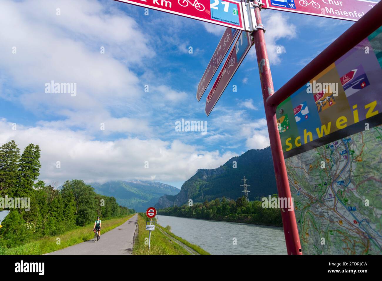 Bad Ragaz: Radweg am Rhein, Wegweiser im Sarganserland, St. Gallen, Schweiz Stockfoto