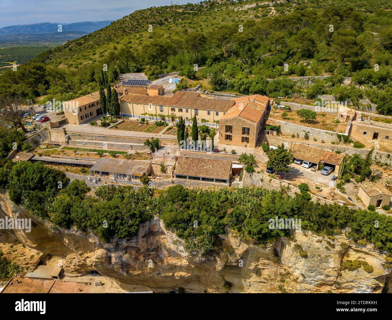 Luftaufnahme der Eremitage von Sant Honorat auf dem Berg Puig de Randa (Mallorca, Balearen, Spanien) Stockfoto