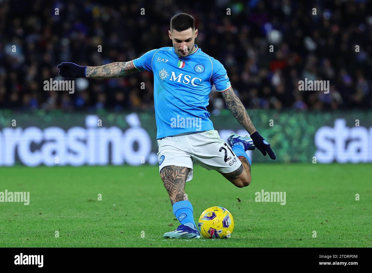 Matteo Politano vom SSC Napoli während des Fußballspiels der Serie A zwischen SSC Napoli und Cagliari Calcio im Diego Armando Maradona Stadion in Neapel (Italien) am 16. Dezember 2023. Stockfoto