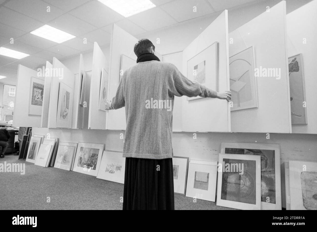 Art Library S.B.K., 12.11.1991, Whizgle News from the Past, Tailored for the Future. Erkunden Sie historische Geschichten, das Image der niederländischen Agentur aus einer modernen Perspektive, die die Lücke zwischen den Ereignissen von gestern und den Erkenntnissen von morgen überbrückt. Eine zeitlose Reise, die die Geschichten prägt, die unsere Zukunft prägen Stockfoto