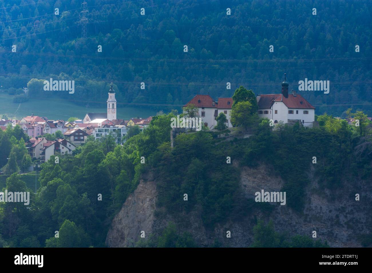 Rhäzüns: Schloss Rhäzüns, Kirche in Imboden, Graubünden, Graubünden, Schweiz Stockfoto