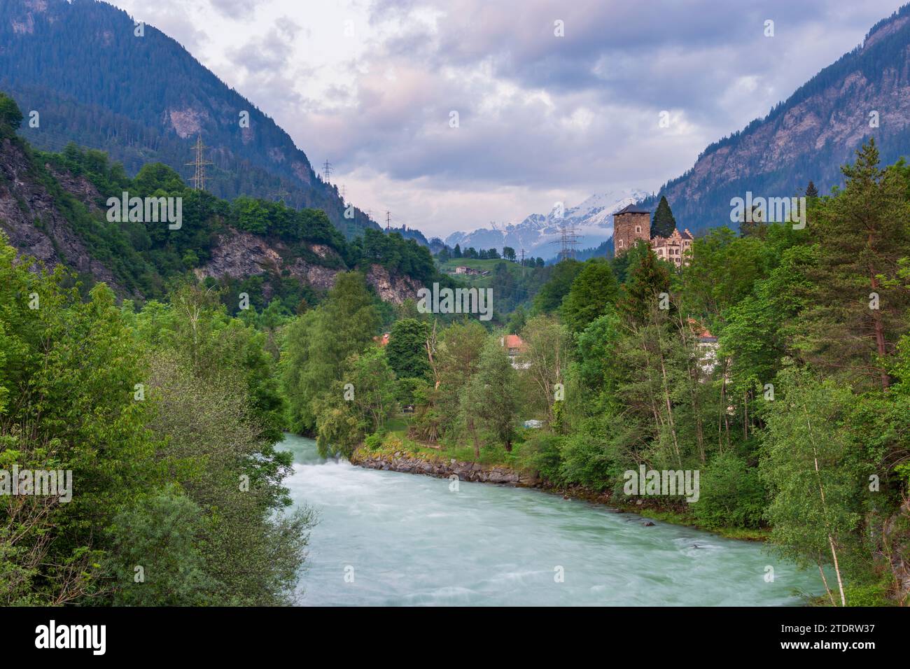 Sils im Domleschg: Albula, Schloss Baldenstein, Alpen in Domleschg, Graubünden, Bündner, Schweiz Stockfoto