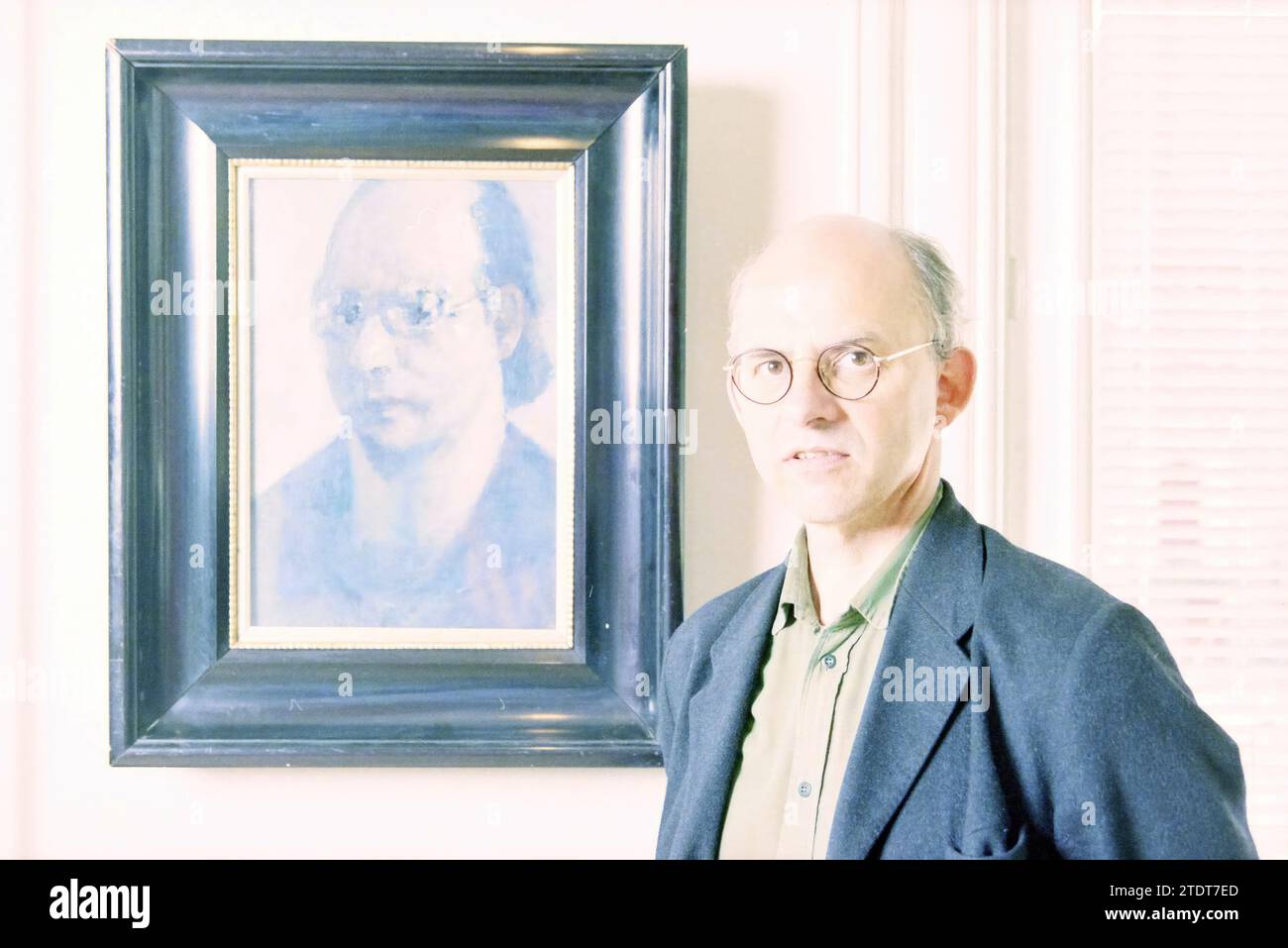 Ausstellung des Malers Kees Verwey im Verweyhal in Haarlem mit dem Titel 'Portraits of Kees Verwey, a good Portrait is made together'., Haarlem, Niederlande, 07-07-1999, Whizgle News from the Past, Tailored for the Future. Erkunden Sie historische Geschichten, das Image der niederländischen Agentur aus einer modernen Perspektive, die die Lücke zwischen den Ereignissen von gestern und den Erkenntnissen von morgen überbrückt. Eine zeitlose Reise, die die Geschichten prägt, die unsere Zukunft prägen Stockfoto