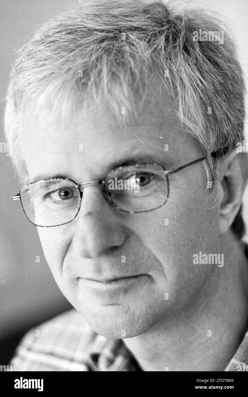 Herr Bucher, Arzt, H'lem, Haarlem, Niederlande, 04-09-1995, Whizgle News aus der Vergangenheit, zugeschnitten auf die Zukunft. Erkunden Sie historische Geschichten, das Image der niederländischen Agentur aus einer modernen Perspektive, die die Lücke zwischen den Ereignissen von gestern und den Erkenntnissen von morgen überbrückt. Eine zeitlose Reise, die die Geschichten prägt, die unsere Zukunft prägen Stockfoto