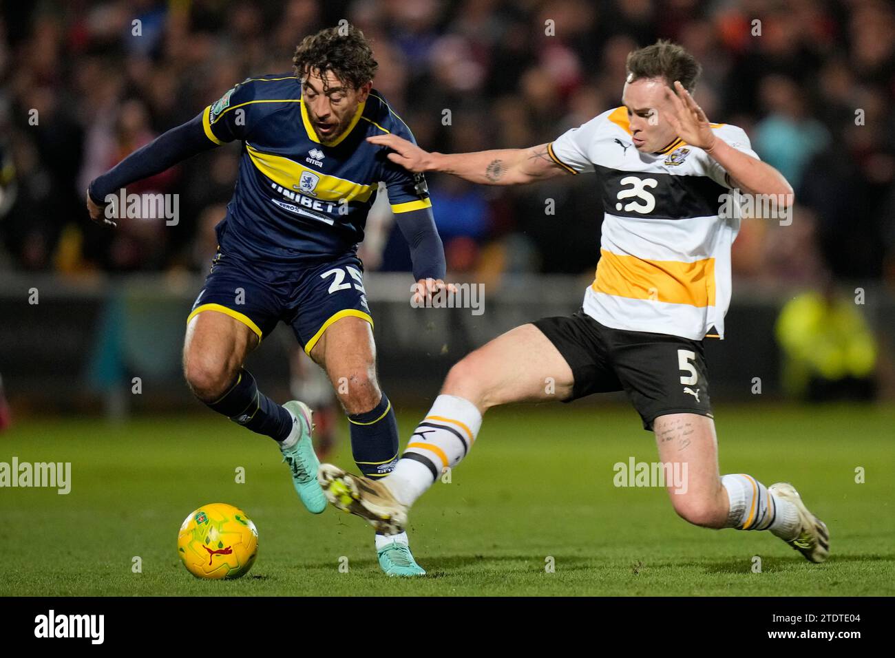 Kofi Balmer #5 von Port Vale tritt im Carabao Cup Quarter Final Matt ...