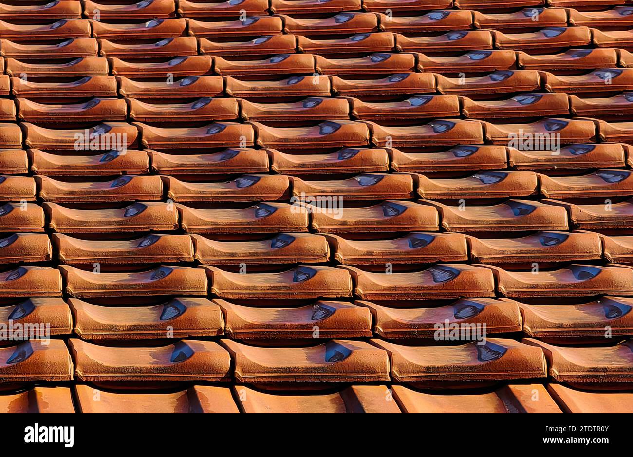 Keramikdach, endloses Muster und Struktur. Neues Design. Teil der Hausarchitektur. Stockfoto