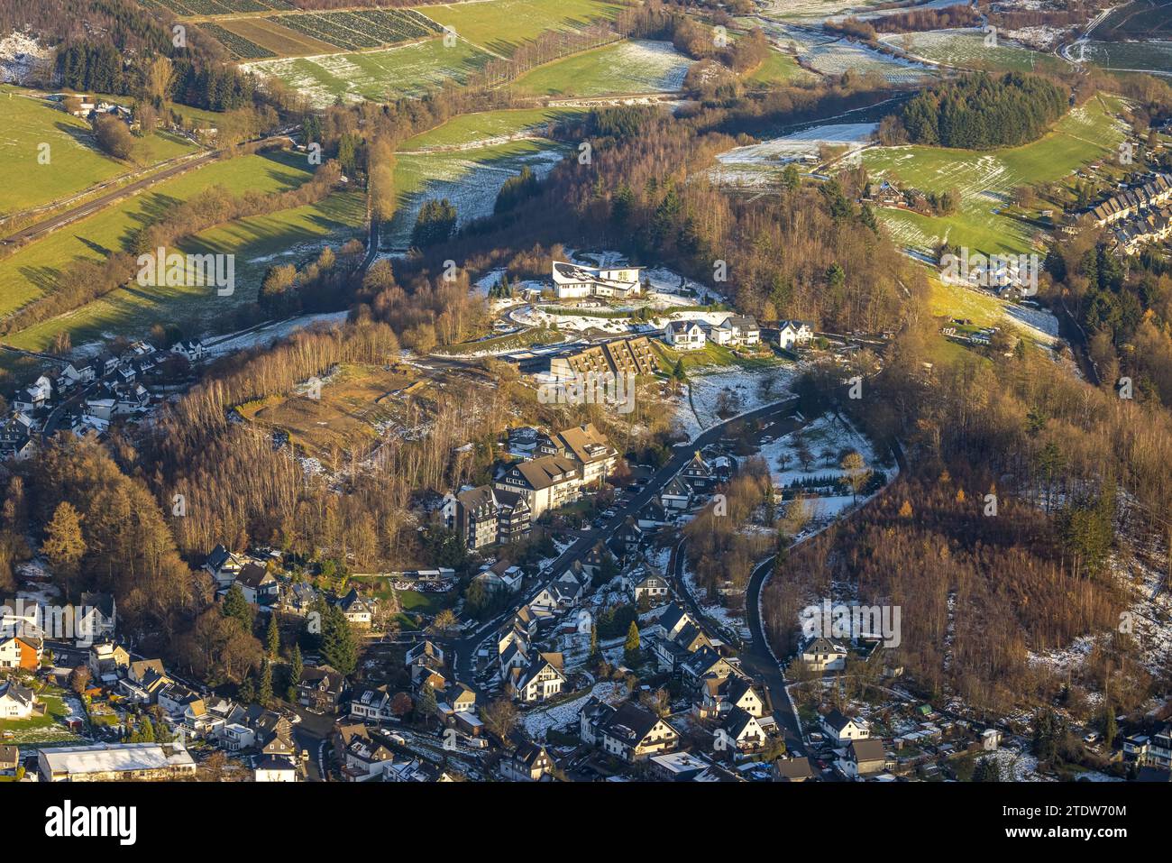 Luftaufnahme, Reihenhaus am Stein, Wattmeckestraße, Olsberg, Sauerland, Nordrhein-Westfalen, Deutschland Stockfoto