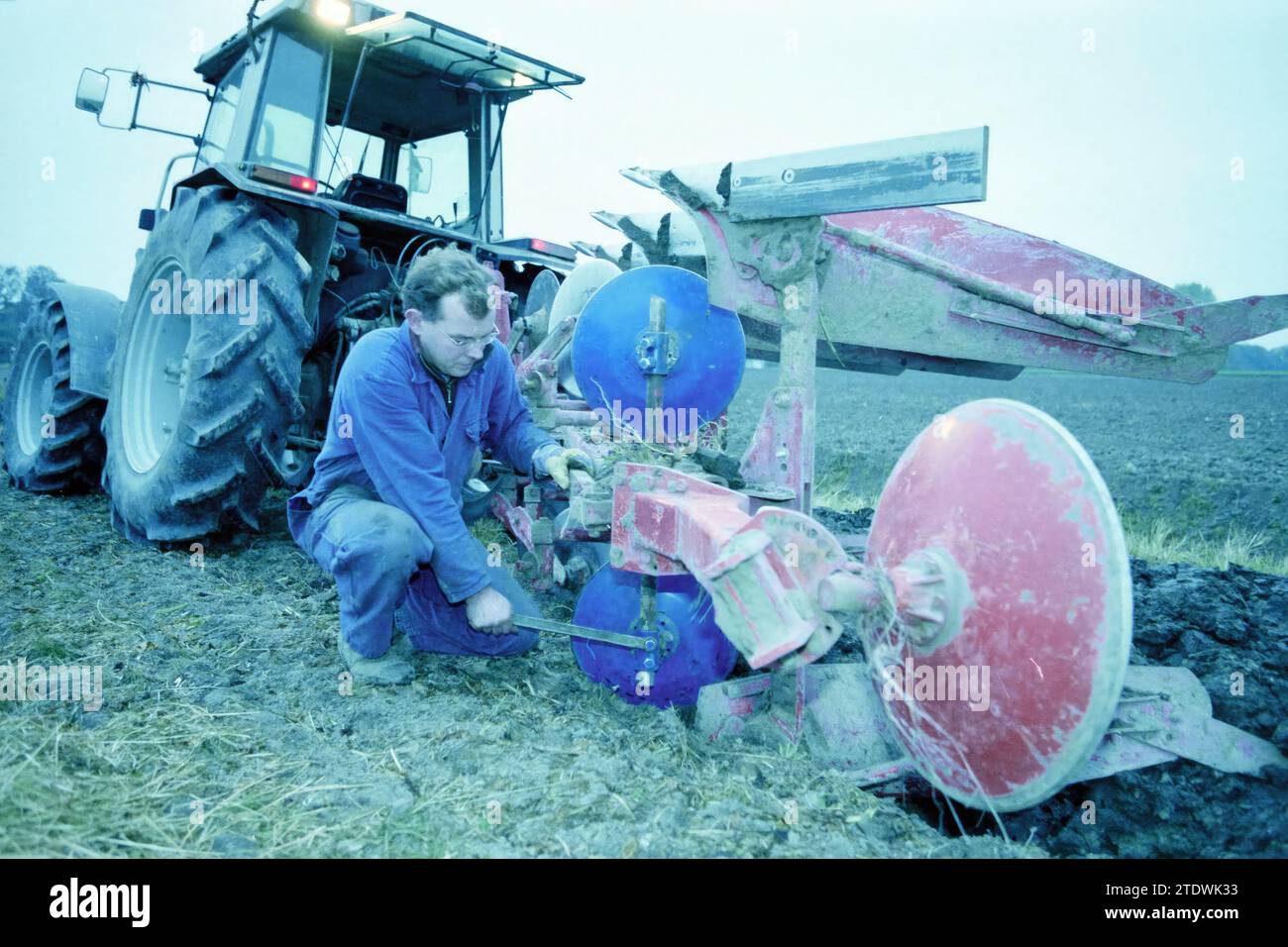 Eric Oostwouder, Landwirtschaft, 21.-10-2003, Whizgle News from the Past, Tailored for the Future. Erkunden Sie historische Geschichten, das Image der niederländischen Agentur aus einer modernen Perspektive, die die Lücke zwischen den Ereignissen von gestern und den Erkenntnissen von morgen überbrückt. Eine zeitlose Reise, die die Geschichten prägt, die unsere Zukunft prägen Stockfoto