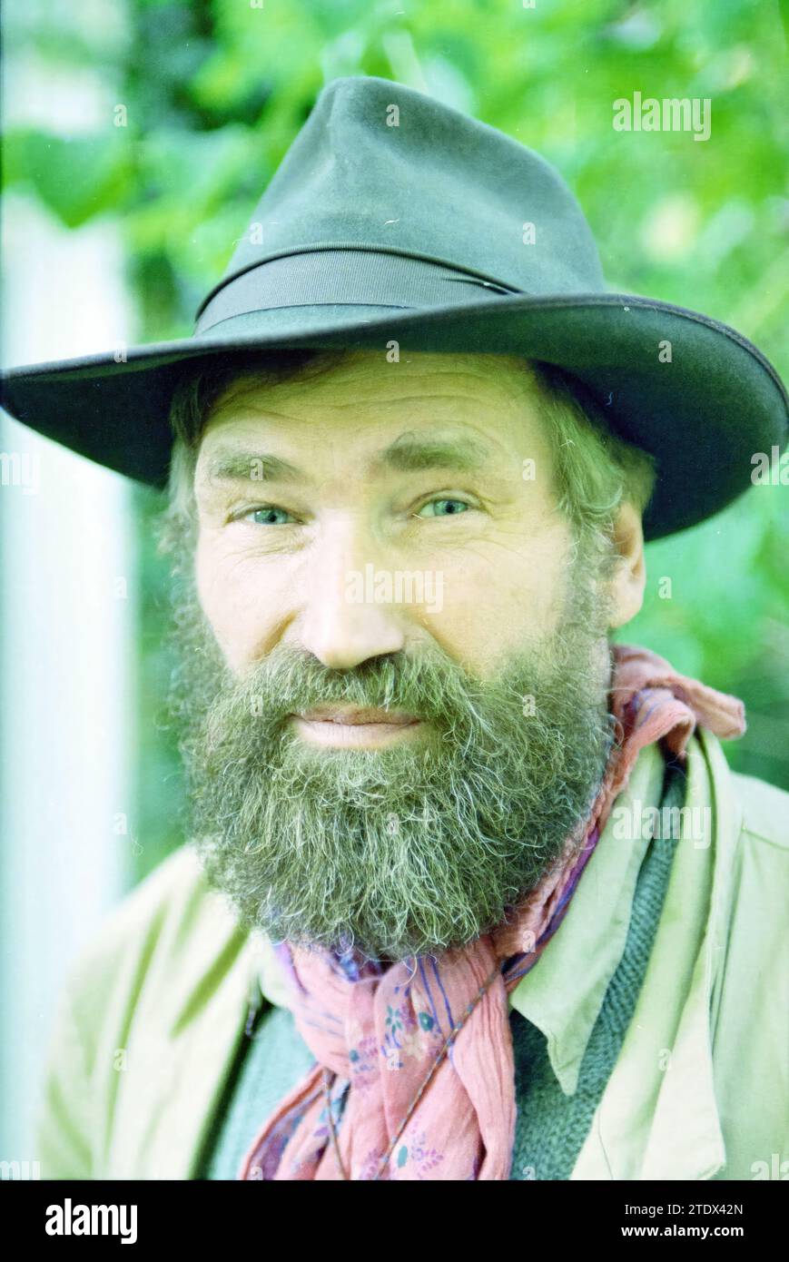 Porträt von J. Ten Berge, 17. 10. 1995, Whizgle News aus der Vergangenheit, zugeschnitten auf die Zukunft. Erkunden Sie historische Geschichten, das Image der niederländischen Agentur aus einer modernen Perspektive, die die Lücke zwischen den Ereignissen von gestern und den Erkenntnissen von morgen überbrückt. Eine zeitlose Reise, die die Geschichten prägt, die unsere Zukunft prägen Stockfoto