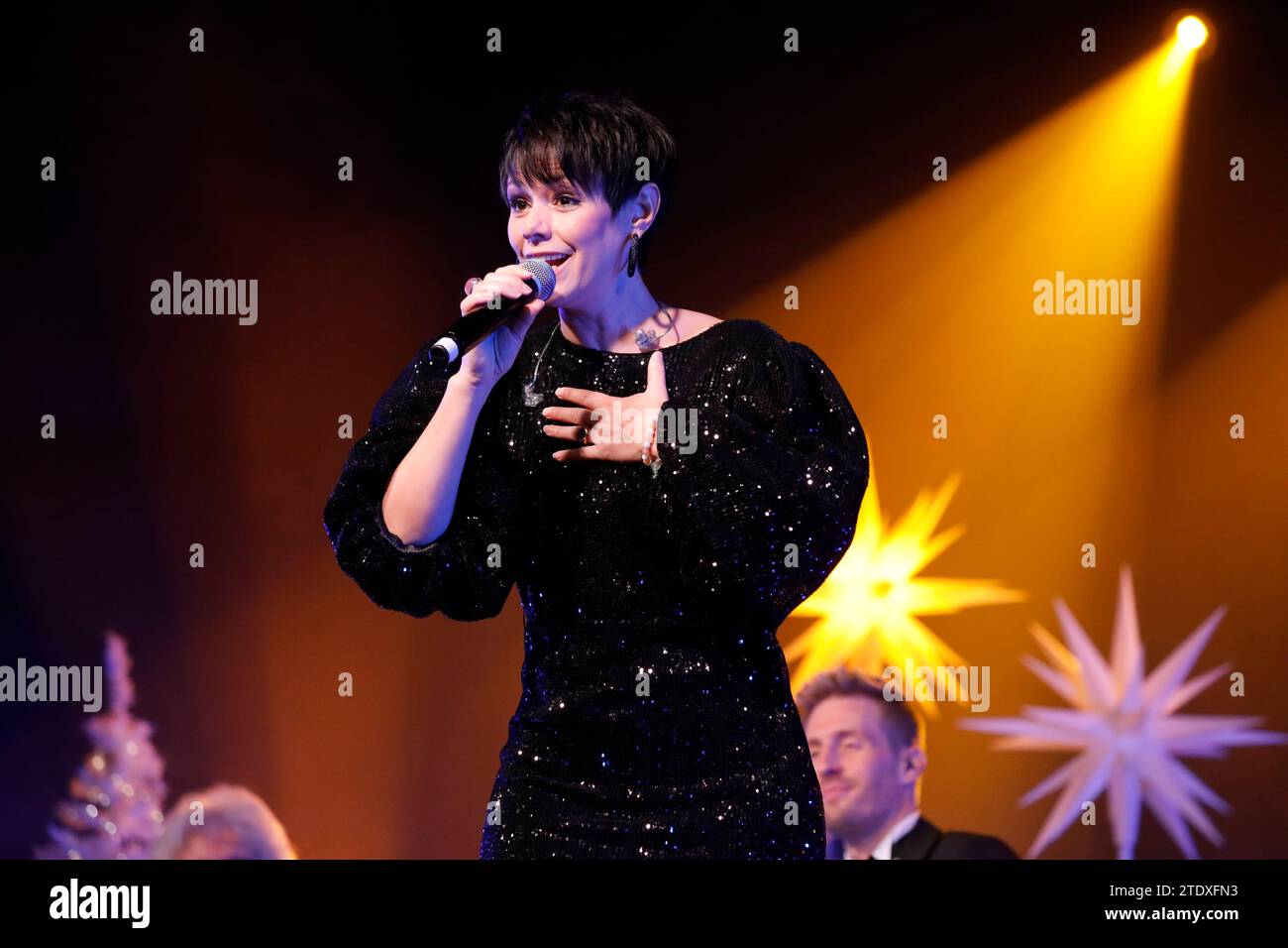 Francine Jordi bei „Weihnachten mit unseren Stars“ im Messe- & Veranstaltungspark. Löbau, 19.12.2023 Stockfoto