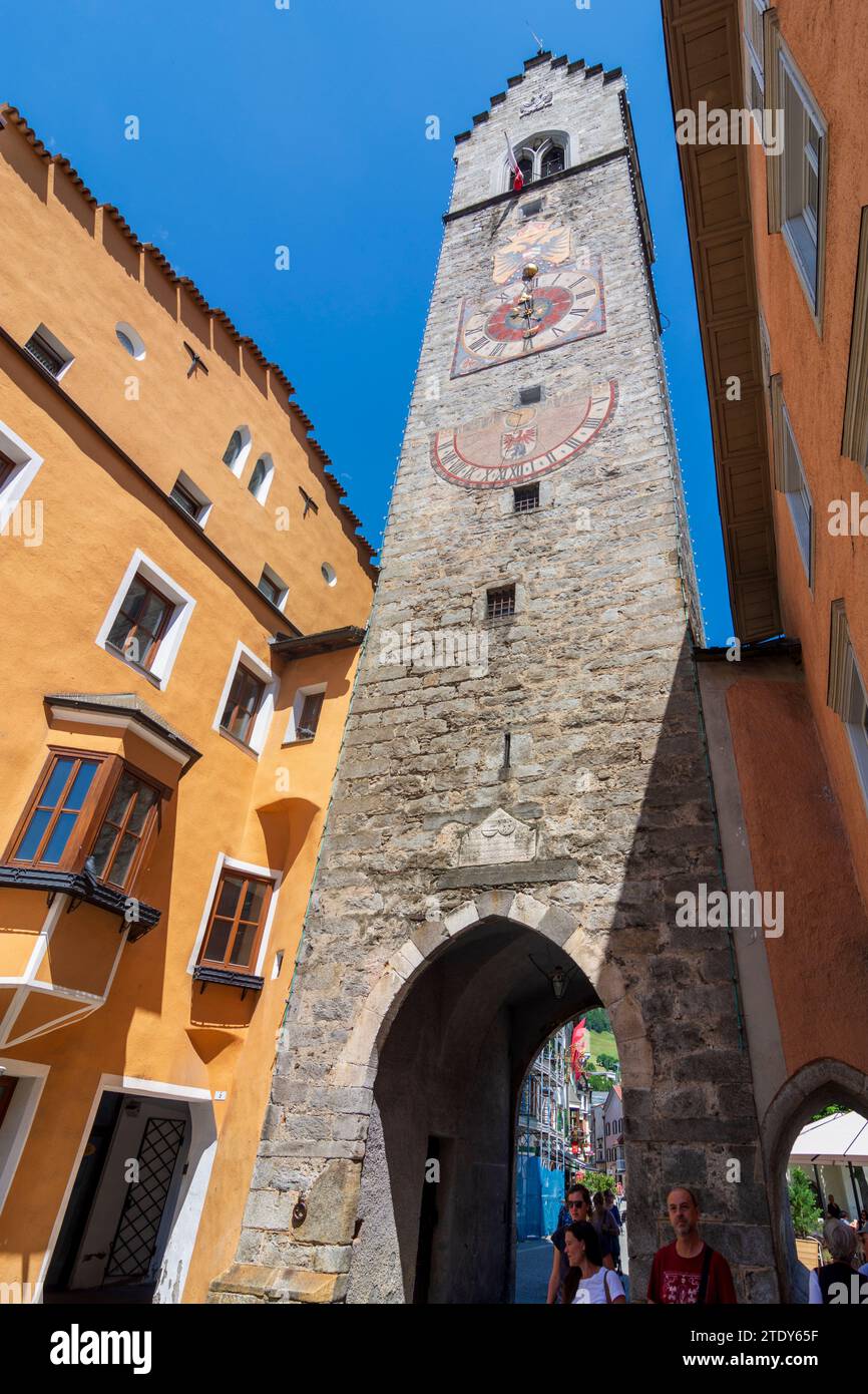 Sterzing (Vipiteno): turm Zwölferturm (Torre delle dodici) in der Südtiroler Altstadt, Trentino-Südtirol, Italien Stockfoto