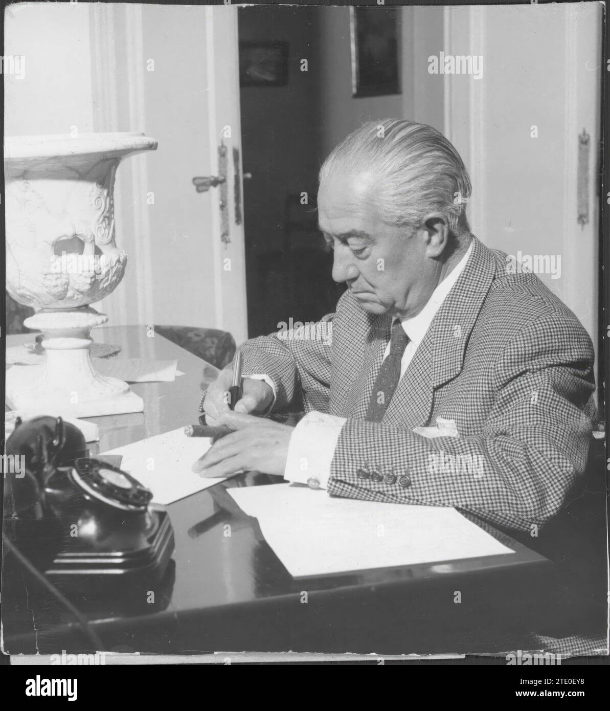 12/31/1949. Der Journalist und Mitarbeiter von ABC Gregorio Corrochano