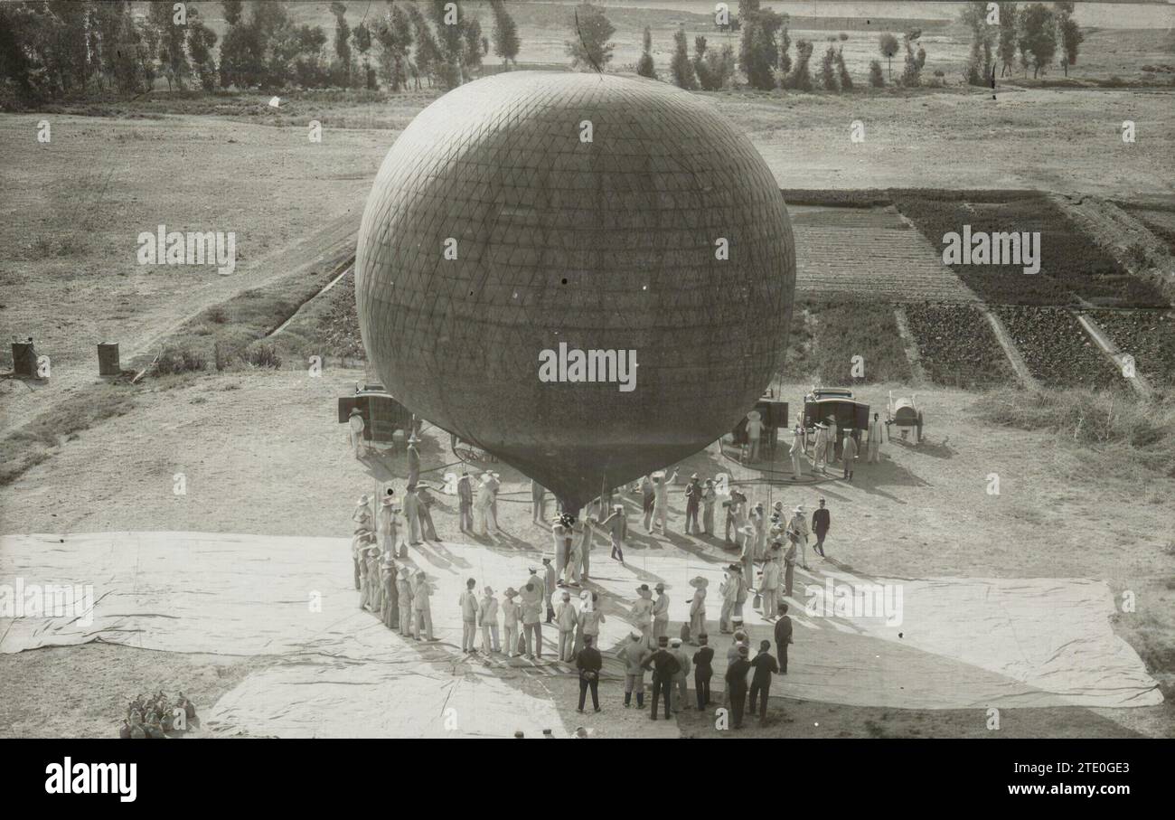 12/31/1899. Drachenballon in der Luft. Anonyme Fotografie aus dem frühen 20. Jahrhundert. Quelle: Album/Archivo ABC Stockfoto