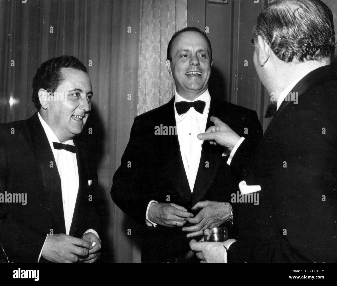 04/01/1970. Don Manuel Fraga Iribarne, Don Pío Cabanillas und Joaquín López Lozano beim Goldenen Hochzeitsbankett der Cavia Awards. Quelle: Album / Archivo ABC / Teodoro Naranjo Domínguez Stockfoto