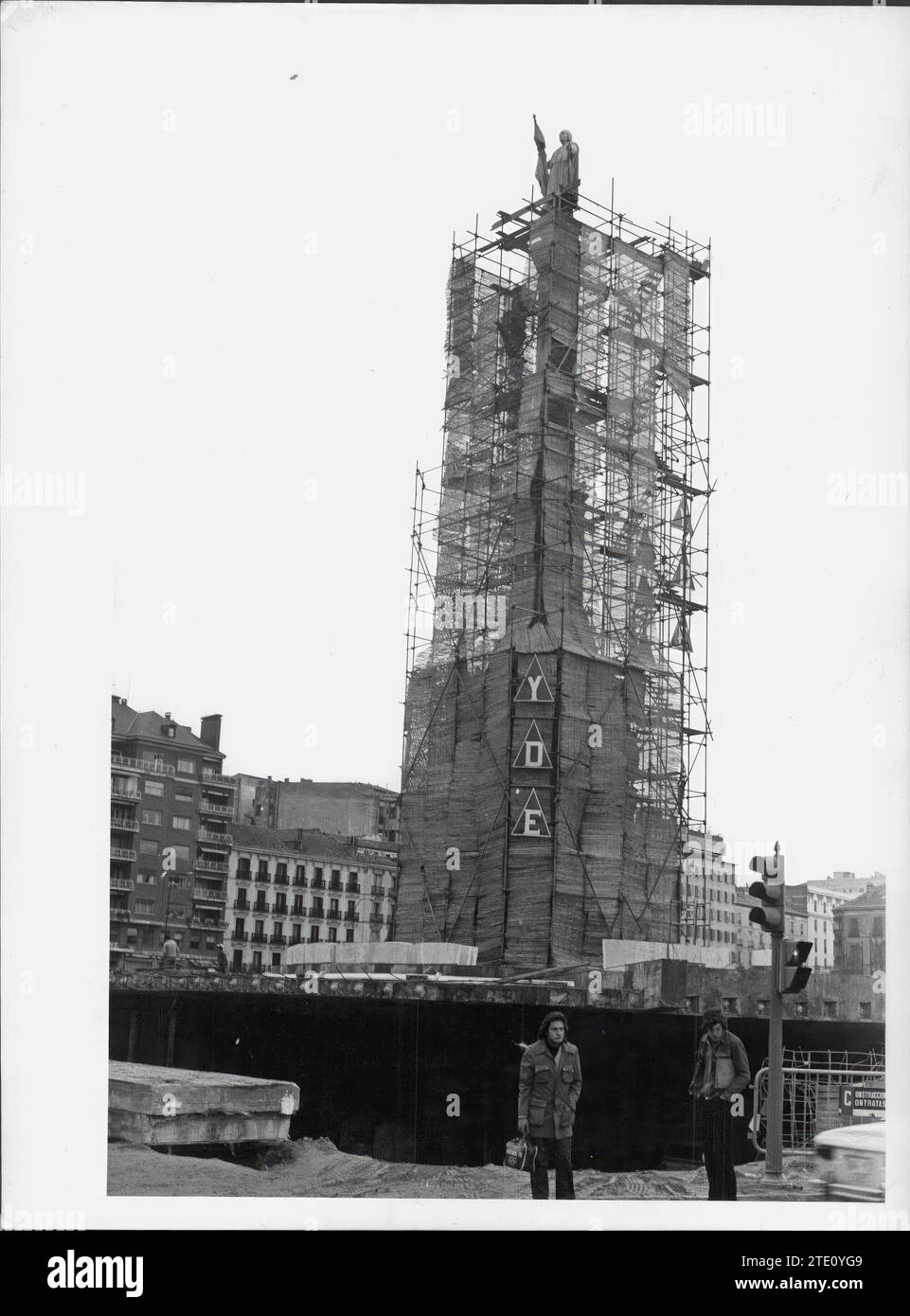 03/11/1976. Transfer der Statue von Christoph Kolumbus, auf der plaza
