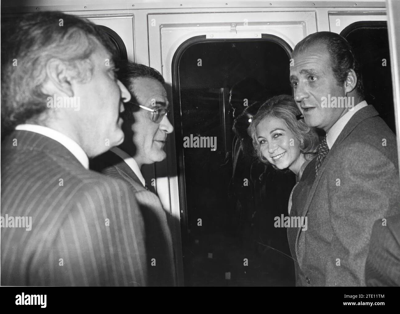 Madrid, 10.10.1979. Einweihung des ersten Abschnitts der Linie 6 der Madrider U-Bahn zwischen Cuatro Caminos und Pacífico. Auf dem Bild, SS.M. die Könige von Spanien und der Verkehrsminister Salvador Sánchez Terán. Quelle: Album / Archivo ABC / Manuel Sanz Bermejo Stockfoto