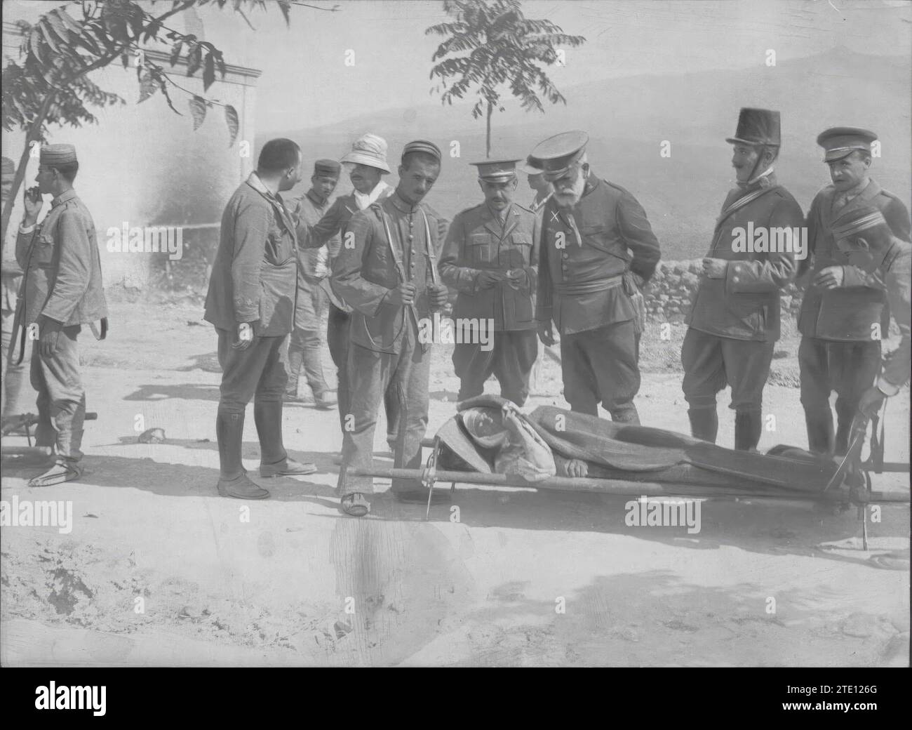 07/31/1921. General Cabanellas verhört einen Verwundeten. Quelle: Album/Archivo ABC Stockfoto