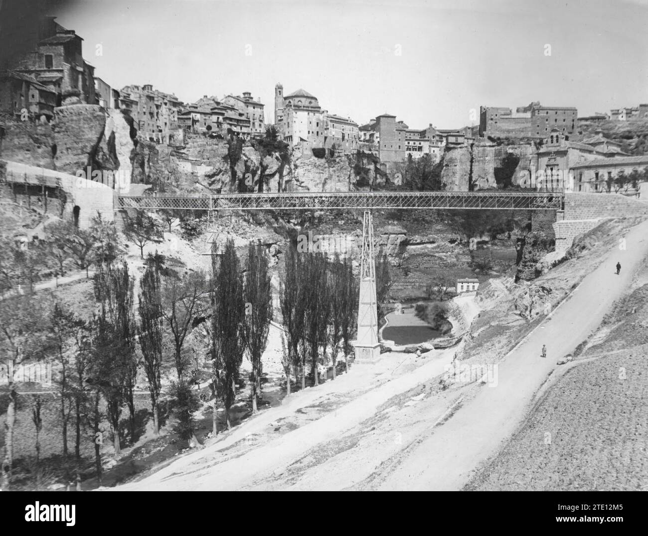 Cuenca, April 1903. Blick auf die neue San Pablo Brücke. Quelle: Album/Archivo ABC Stockfoto