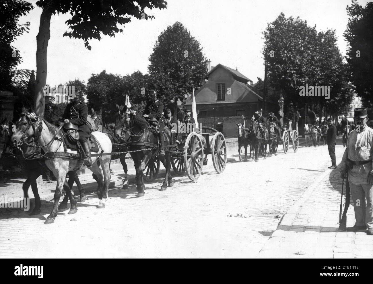 08/02/1914. Die Mobilisierung in Frankreich. Das 12. Artillerieregiment verließ Paris, um sich belgischen Truppen anzuschließen. Quelle: Album / Archivo ABC / M. Rol Stockfoto
