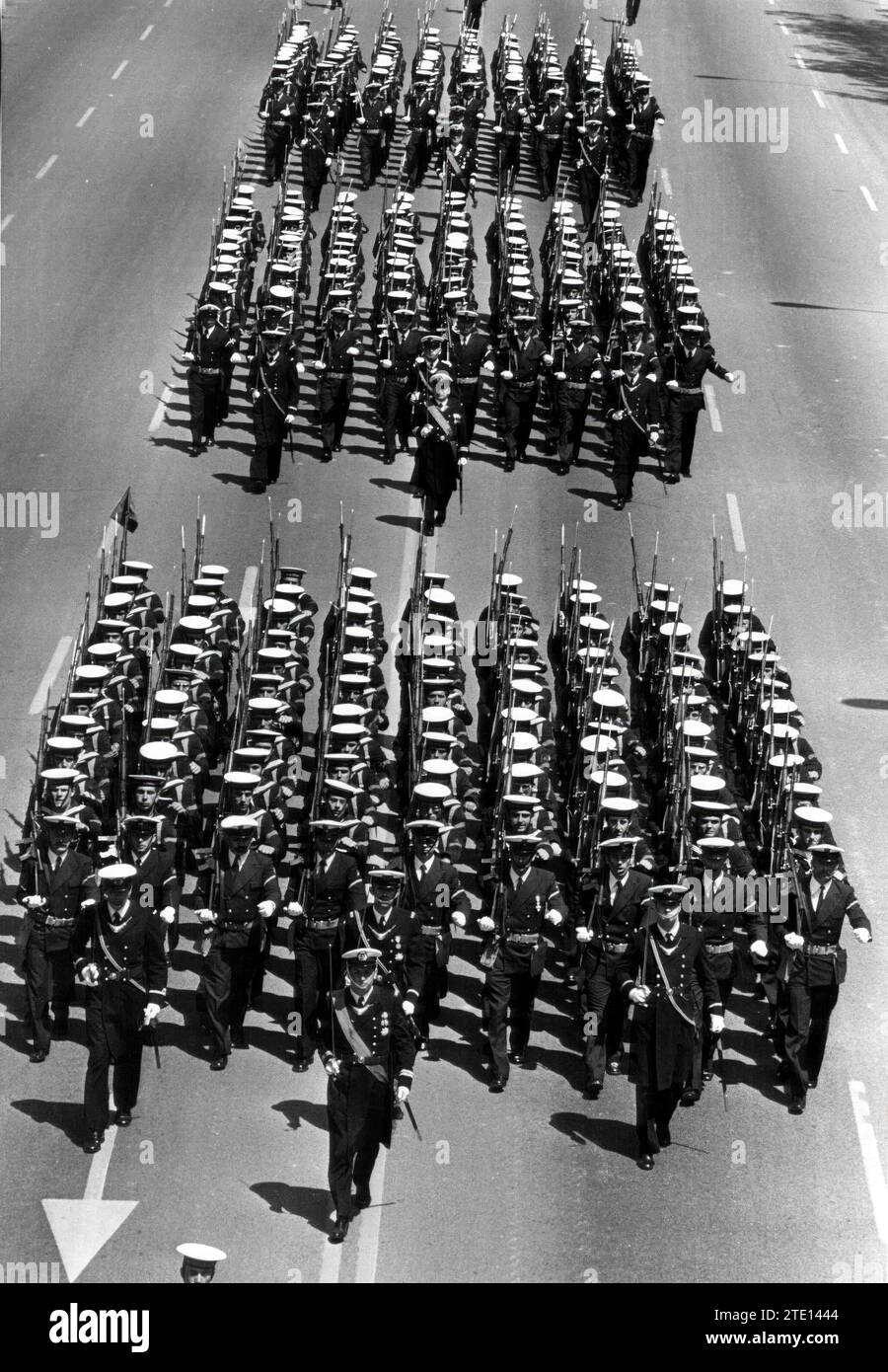 05/24/1975. Marine-Infanterie-Gruppe, die durch Castellana fährt. Quelle: Album / Archivo ABC / Manuel Sanz Bermejo Stockfoto