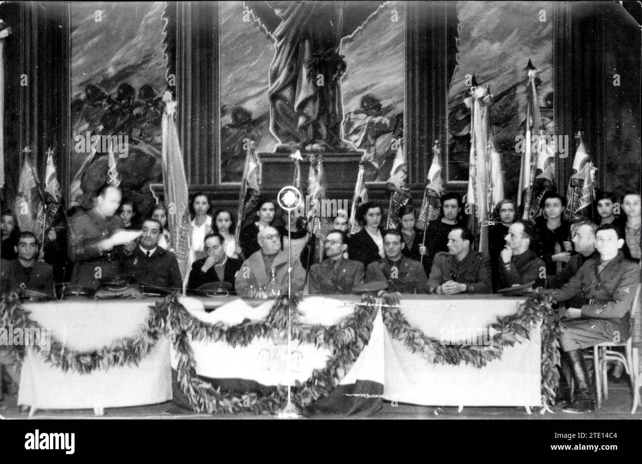 Tribut der Volksfront von Madrid an die Internationalen Brigaden, die am 31. Oktober 1937 stattfanden. General Miaja leitete die Veranstaltung. Quelle: Album / Archivo ABC / Albero y Segovia Stockfoto