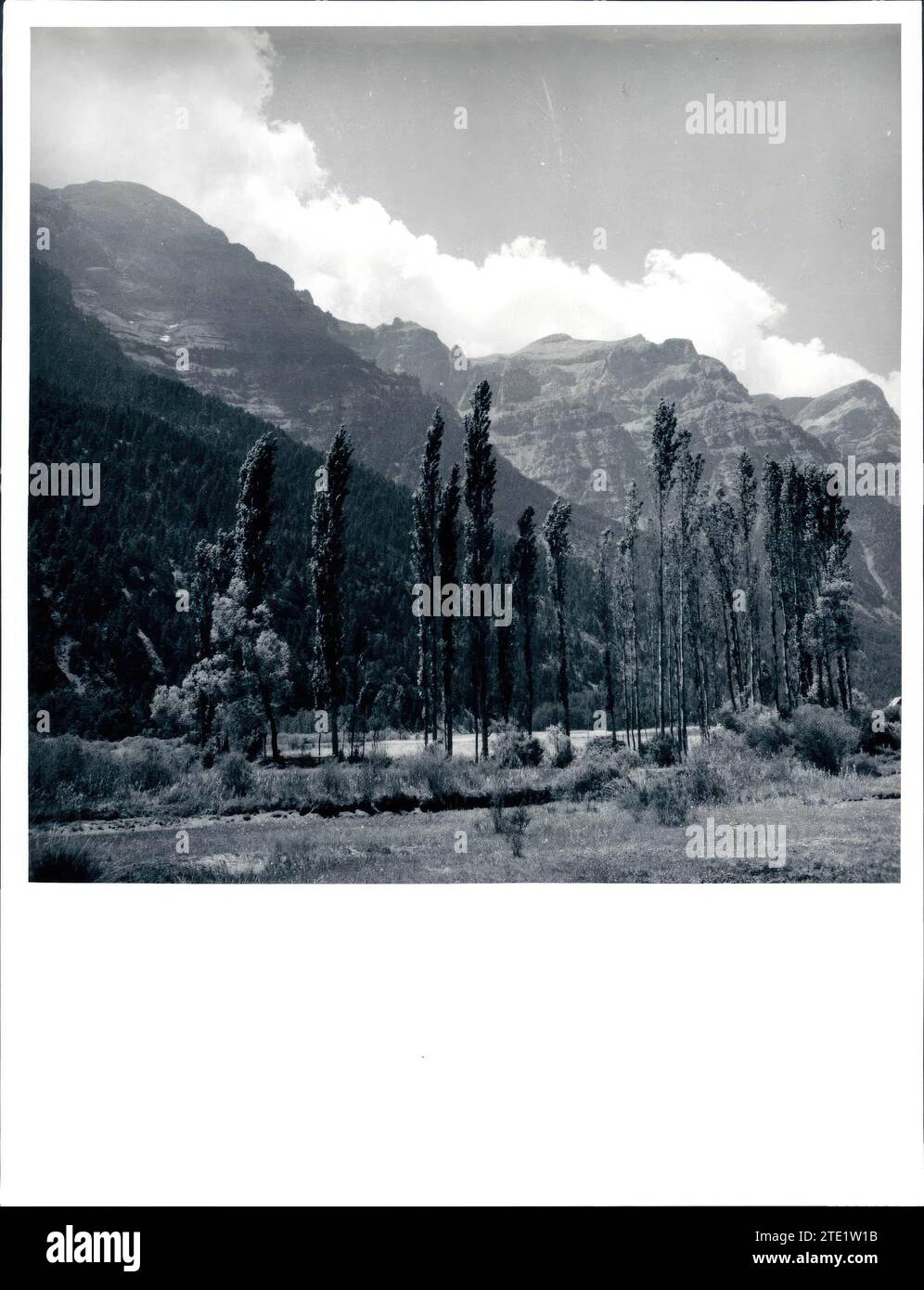 12/31/1949. Huesca Pyrenäen. Im Hintergrund das Pineta-Tal vom Cinca-Stausee. Beschreibung: Album / Archivo ABC / Marques de Santa María Del Villar Stockfoto