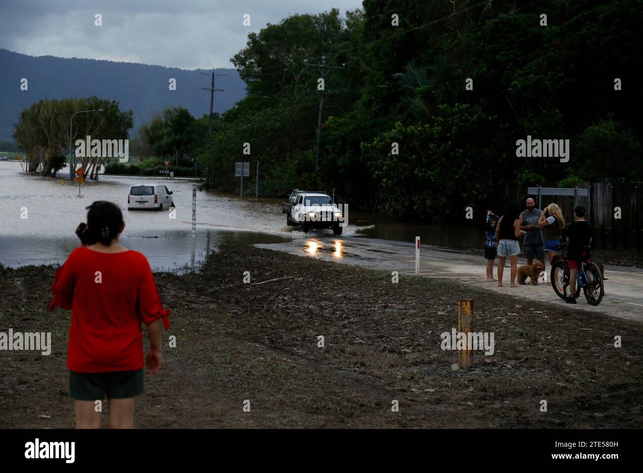 Cairns, Australien. Dezember 2023. Die Einheimischen am Holloways Beach ...