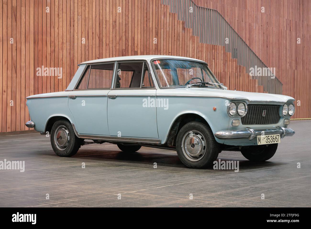 Bilbao, Spanien-11. November 2023: Fiat 1500 (AKA Zastava 1500) in Parkhaus Stockfoto