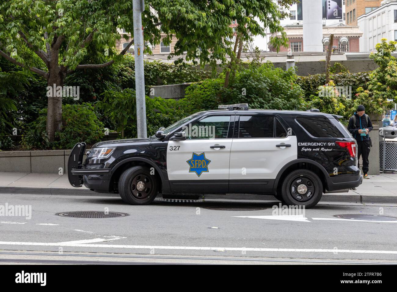 Polizeifahrzeug parkte am Union Square San Francisco während des Pride Weekend 24. Juni 2023 Stockfoto