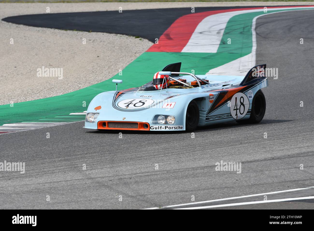 Scarperia, 2. April 2023: Porsche 908-03 des Jahres 1969 im Einsatz beim Mugello Classic 2023 auf dem Mugello Circuit in Italien. Stockfoto